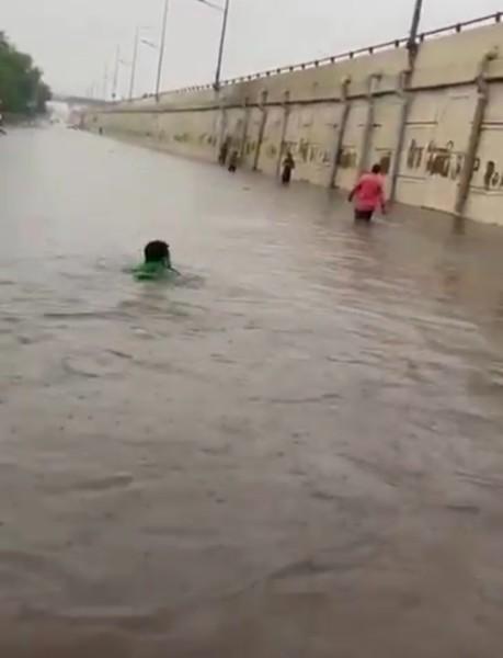 Boat ran on NH 24, AAP leader seen swimming, exposed the claims of water drainage
