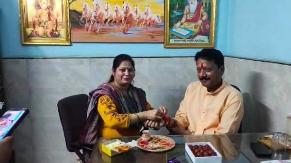 Former Mayor Shyam Sundar Agarwal celebrated Raksha Bandhan in Gandhi Nagar