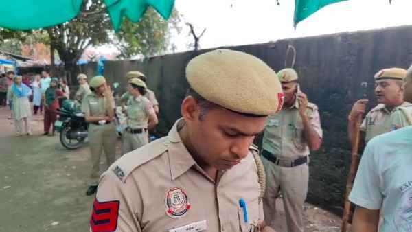 https://yamunapaar.com/husband-killed-his-wife-by-slitting-her-throat-in-seelampur-delhi/

