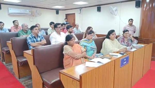 Renovation of the hall after monkey menace in MCD Shahdara South Zone office