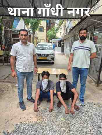 युवक की बहादुरी से शाहदरा जिला पुलिस नें दो बदमाशों को किया गिरफ्तार