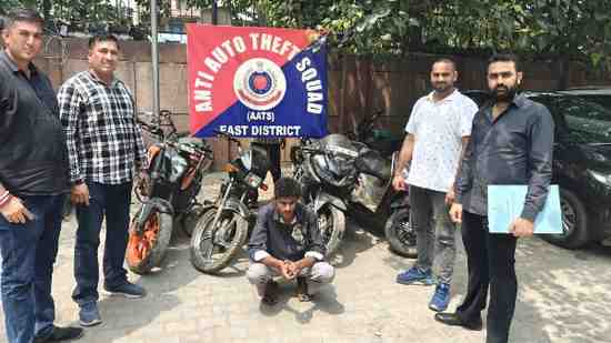 दिल्ली पूर्वी जिले की एएटीएस टीम ने शातिर वाहन चोर को दबोचा