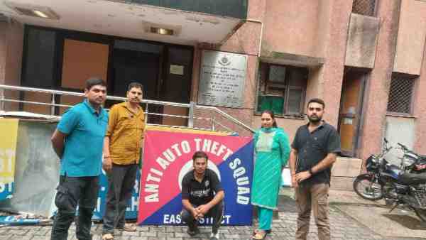एकतरफा प्यार में पागल युवक ने युवती के दोस्त का रेता गला, पांडव नगर से गिरफ्तार
