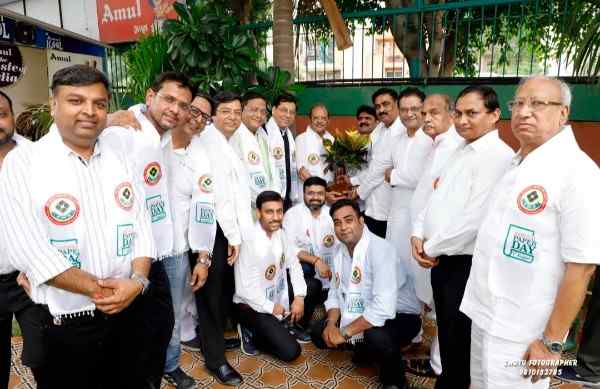 नेशनल पेपर डे” पर पेपर मर्चेंट्स एसोसिएशन ने किया वृक्षारोपण, वेस्ट पेपर रिसाइक्लिंग को बताया पर्यावरण संरक्षण का आधार