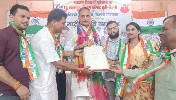 शकरपुर में आयोजित हुआ राष्ट्रीय कवि सम्मेलन, श्रोताओं की उमड़ी भीड़