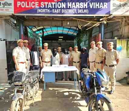हर्ष विहार डबल मर्डर केस का खुलासा, चार आरोपी गिरफ्तार, हथियार और बाइक बरामद