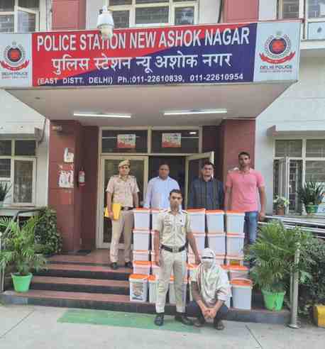 न्यू कोंडली की एक दुकान से हूई 660 किलो काजू चोरी का खुलासा, स्टाफ सहित 4 गिरफ्तार