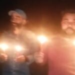 रात ढलते ही अंधेरे में डूब जाता है करावल नगर बस डिपो, लोगों ने कैंडल जलाकर जताया विरोध