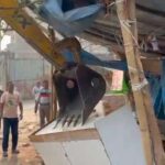 सुंदर नगरी, दिलशाद कॉलोनी, भजनपुरा व करावल नगर में MCD का चला बुलडोजर ; सड़क किनारे अतिक्रमण व अस्थायी खोखे हटाए