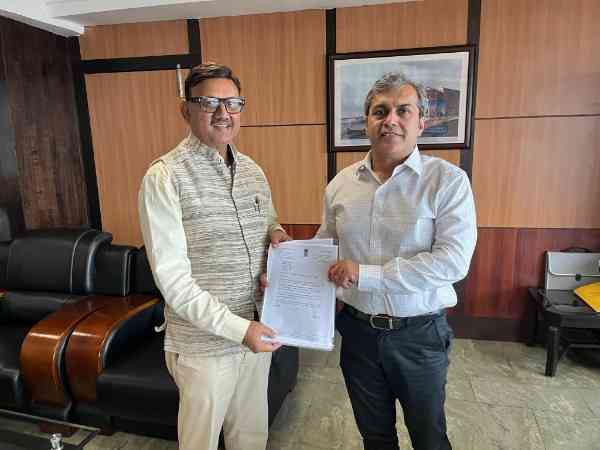 मुख्यमंत्री फंड की लंबित फाइलों को लेकर कृष्णा नगर विधायक ने MCD कमिश्नर से की मुलाकात, विकास कार्यों में तेजी की मांग