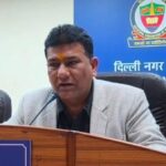 DC की गिरफ्तारी के बाद भी नहीं सुधरा MCD का भवन विभाग, 12 लाख मांगने की शिकायत पर चेयरमैन रामकिशोर शर्मा ने AE और JE की लगाई फटकार