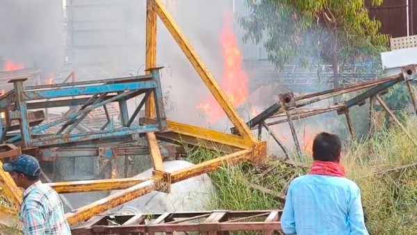 गाजीपुर में RRTS कास्टिंग यार्ड में हादसा, आग लगने से मची अफरा-तफरी, समय रहते काबू